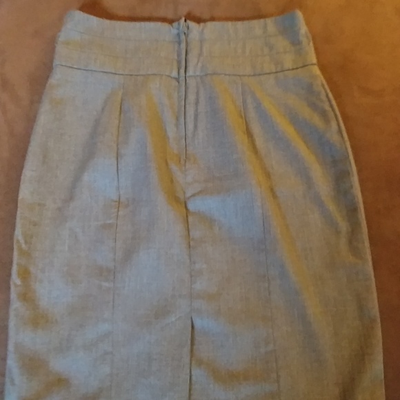 Elegant Pencil Skirt - Picture 2 of 3